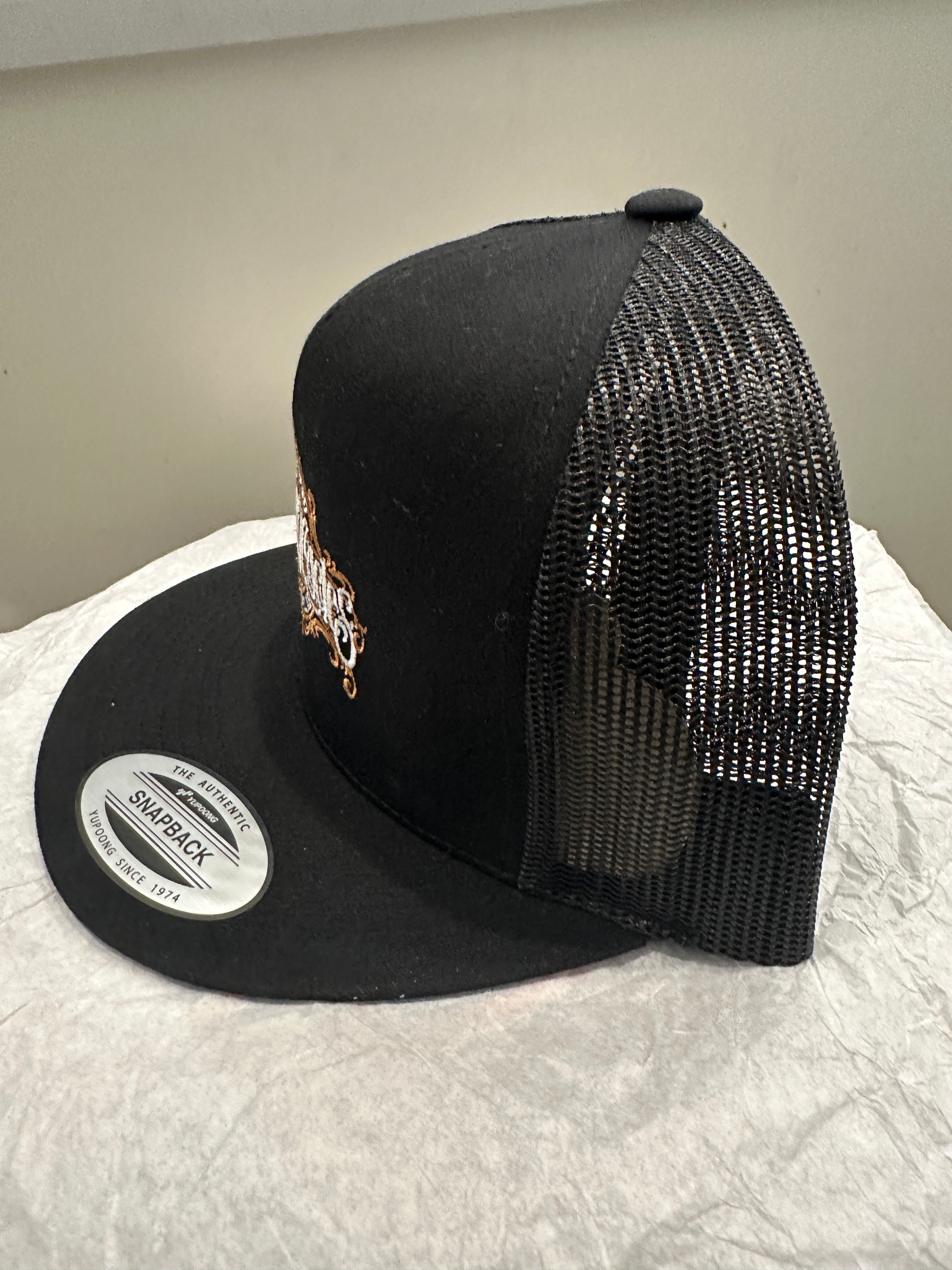 SNAPBACK HAT